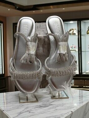 INC International Concepts Holiston Women's Sz 5 M Silver Bling Sandals 🆕